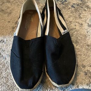 Toms size W8.5